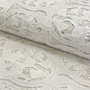 Bavlnená látka EMBROIDERY Blanchette design A - látka madeira, madeira látka, madeira metráž, madeira metraz, uplet madeira, madeira latky, vysivana latka, vyšívaná látka, madeira cena, bavlnená látka madeira, latky madeira, látka madeira bílá, madeira latka predaj, madeira látka metráž, vyšívaná bavlna metráž, vyšívaná látka metráž