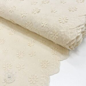 Bavlnená látka EMBROIDERY Catchy daisy ecru - látka madeira, madeira látka, madeira metráž, madeira metraz, uplet madeira, madeira latky, vysivana latka, vyšívaná látka, madeira cena, bavlnená látka madeira, latky madeira, látka madeira bílá, madeira latka predaj, madeira látka metráž, vyšívaná bavlna metráž, vyšívaná látka metráž