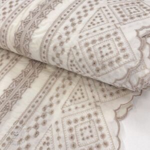 Bavlnená látka EMBROIDERY Lilian beige - látka madeira, madeira látka, madeira metráž, madeira metraz, uplet madeira, madeira latky, vysivana latka, vyšívaná látka, madeira cena, bavlnená látka madeira, latky madeira, látka madeira bílá, madeira latka predaj, madeira látka metráž, vyšívaná bavlna metráž, vyšívaná látka metráž